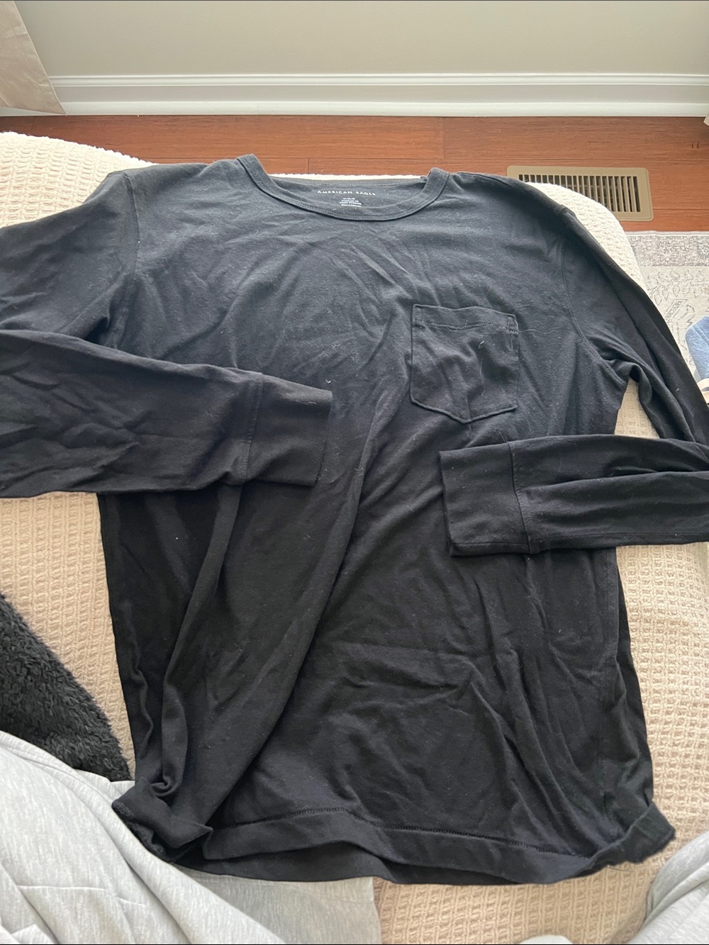 American Eagle Outfitters Black Long-Sleeve Pocket Tee